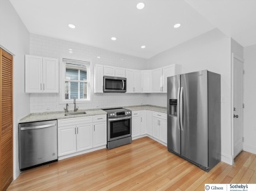 9 Hansborough Street, Boston, Massachusetts, 4 Bedrooms Bedrooms, 7 Rooms Rooms,1 BathroomBathrooms,Residential Lease,For Rent,Hansborough Street,73478473