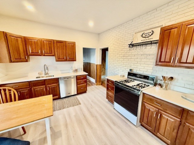 14-16 Stanford Terrace, Somerville, Massachusetts, 4 Bedrooms Bedrooms, 7 Rooms Rooms,1 BathroomBathrooms,Residential Lease,For Rent,Stanford Terrace,73489906