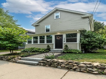 284 South Street, Northampton, Massachusetts, 2 Bedrooms Bedrooms, 7 Rooms Rooms,1.5 BathroomsBathrooms,Residential,For Sale,South Street,73495332