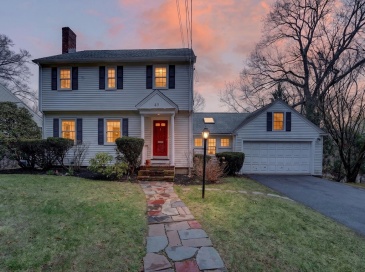 49 Follen Rd, Lexington, Massachusetts, 4 Bedrooms Bedrooms, 7 Rooms Rooms,1.5 BathroomsBathrooms,Residential,For Sale,Follen Rd,73505904