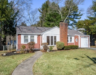 115 Cobleigh Street, Westwood, Massachusetts, 3 Bedrooms Bedrooms, 6 Rooms Rooms,2 BathroomsBathrooms,Residential,For Sale,Cobleigh Street,73502239