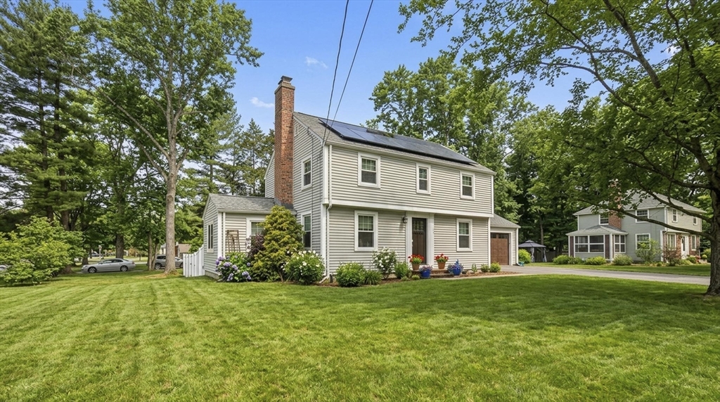 68 Hazardville Rd, Longmeadow, Massachusetts, 3 Bedrooms Bedrooms, 8 Rooms Rooms,2 BathroomsBathrooms,Residential,For Sale,Hazardville Rd,73490320