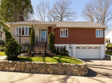 26 Slocum Road, Boston, Massachusetts, 3 Bedrooms Bedrooms, 6 Rooms Rooms,3 BathroomsBathrooms,Residential,For Sale,Slocum Road,73501654