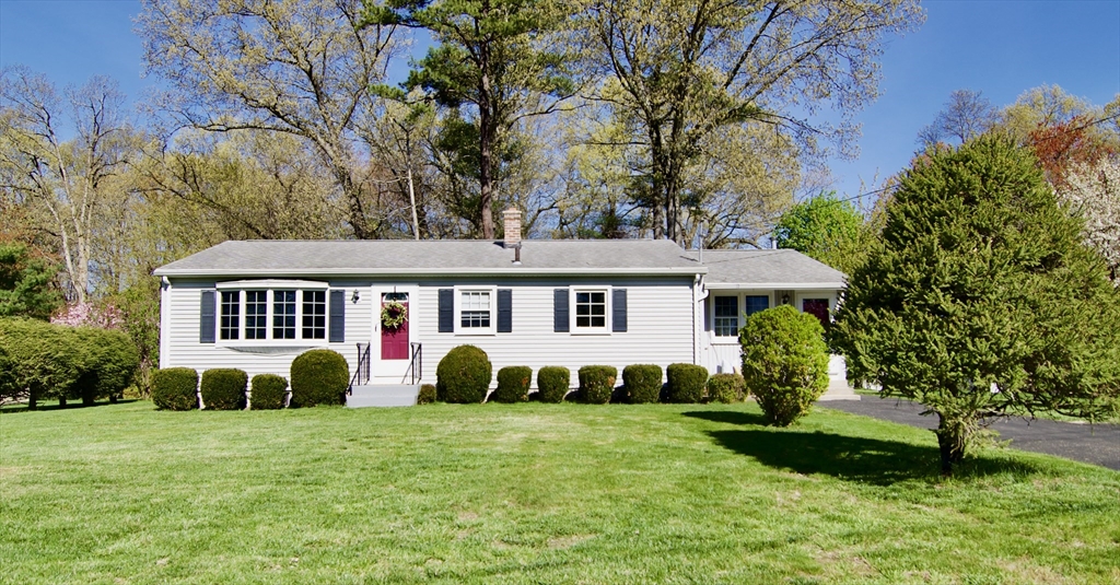 63 Marshall St, East Longmeadow, Massachusetts, 3 Bedrooms Bedrooms, 6 Rooms Rooms,1 BathroomBathrooms,Residential,For Sale,Marshall St,73509634