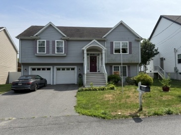 17 Lynwood Street, Fall River, Massachusetts, 3 Bedrooms Bedrooms, 6 Rooms Rooms,2.5 BathroomsBathrooms,Residential,For Sale,Lynwood Street,73411766