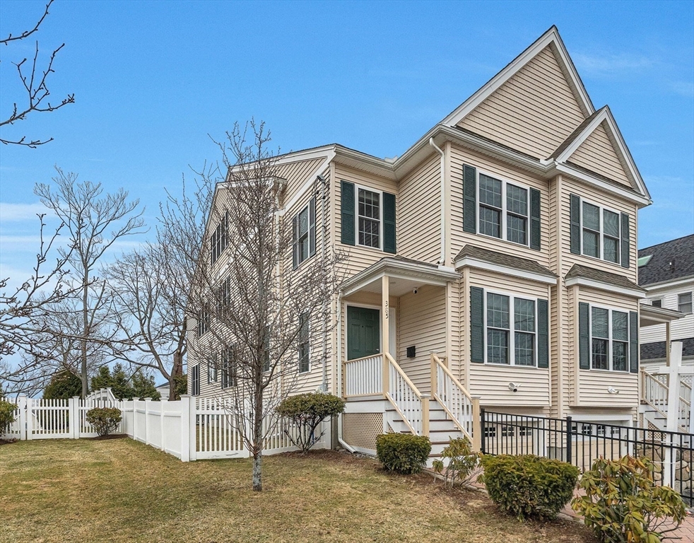 385 Hillside Ave, Needham, Massachusetts, 5 Bedrooms Bedrooms, 9 Rooms Rooms,4.5 BathroomsBathrooms,Residential,For Sale,Hillside Ave,73480054