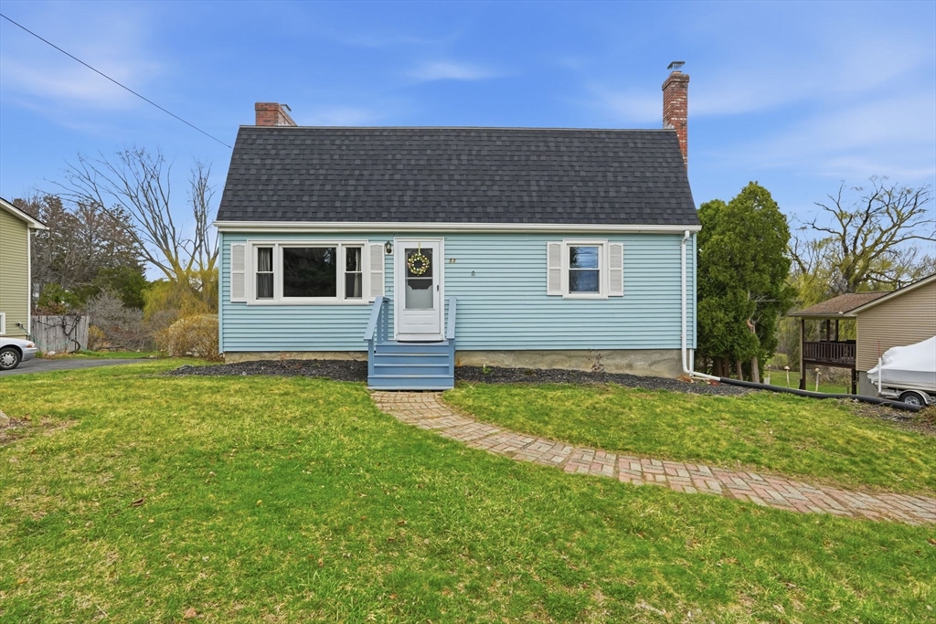 53 Florence Road, Easthampton, Massachusetts, 3 Bedrooms Bedrooms, 7 Rooms Rooms,1.5 BathroomsBathrooms,Residential,For Sale,Florence Road,73498253