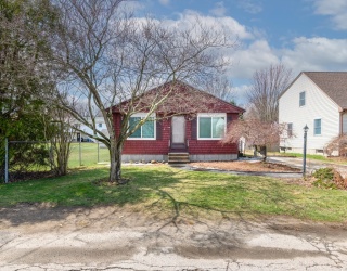 172 Bryant St, Cumberland, Rhode Island, 3 Bedrooms Bedrooms, 6 Rooms Rooms,1.5 BathroomsBathrooms,Residential,For Sale,Bryant St,73498244