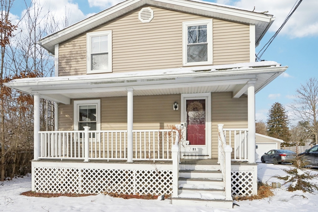 21 Briggs St, Taunton, Massachusetts, 5 Bedrooms Bedrooms, 10 Rooms Rooms,2.5 BathroomsBathrooms,Residential Income,For Sale,Briggs St,73471833