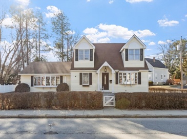 16 Green St, Methuen, Massachusetts, 4 Bedrooms Bedrooms, 9 Rooms Rooms,2 BathroomsBathrooms,Residential,For Sale,Green St,73492508 16 Green St, Methuen, Massachusetts, 4 Bedrooms Bedrooms, 9 Rooms Rooms,2 BathroomsBathrooms,Residential,For Sale,Green St,73492508