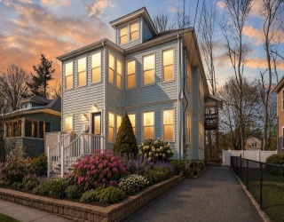 37 Lincoln Street, North Andover, Massachusetts, 5 Bedrooms Bedrooms, 11 Rooms Rooms,2.5 BathroomsBathrooms,Residential Income,For Sale,Lincoln Street,73482054