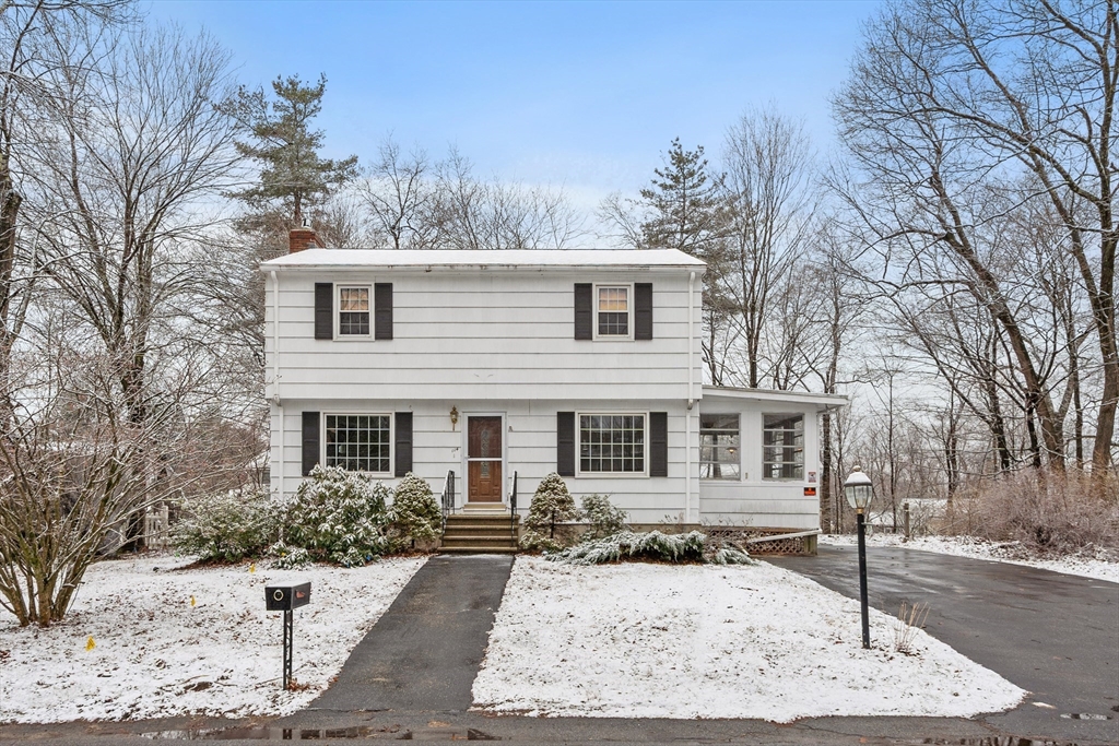 114 Fanning Ave, Dracut, Massachusetts, 3 Bedrooms Bedrooms, 6 Rooms Rooms,1.5 BathroomsBathrooms,Residential,For Sale,Fanning Ave,73492118