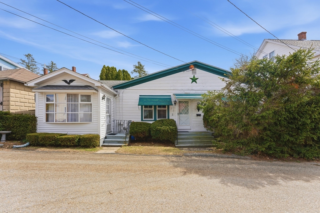 3 River Street, Hardwick, Massachusetts, 2 Bedrooms Bedrooms, 6 Rooms Rooms,1.5 BathroomsBathrooms,Residential,For Sale,River Street,73493611