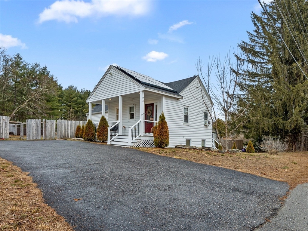 3 New Fitchburg Rd, Townsend, Massachusetts, 2 Bedrooms Bedrooms, 5 Rooms Rooms,2 BathroomsBathrooms,Residential,For Sale,New Fitchburg Rd,73492327