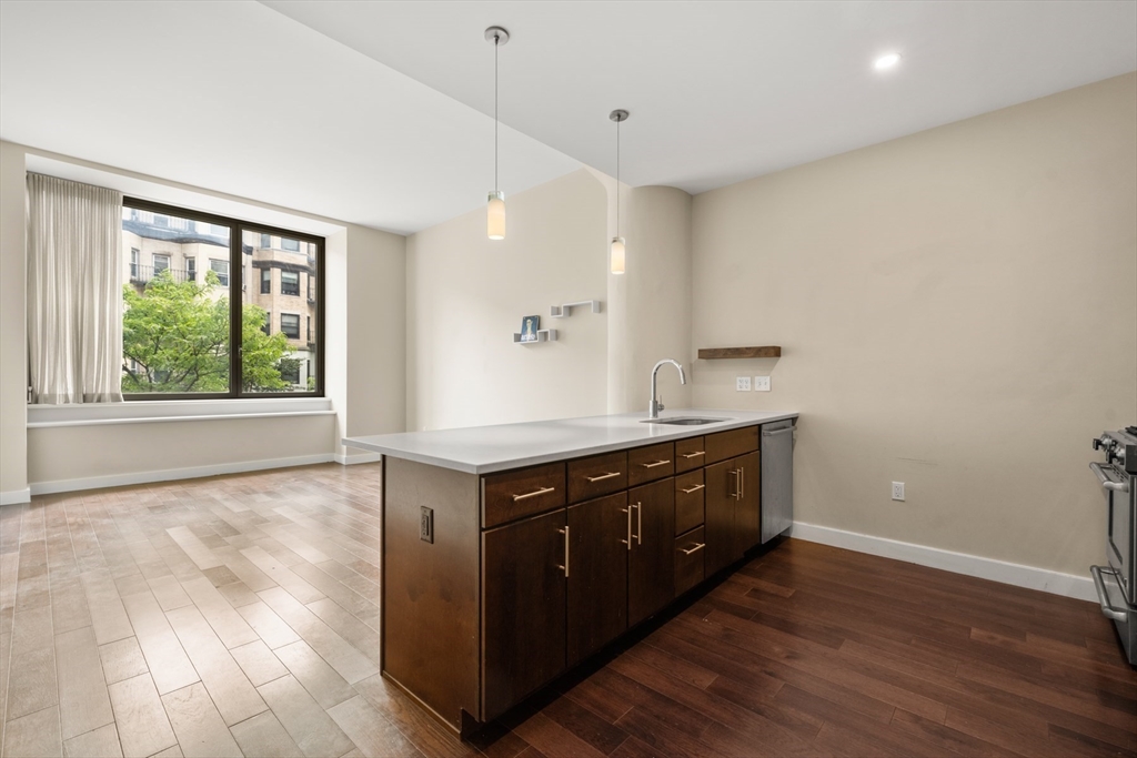 43 Westland Avenue, Boston, Massachusetts, 1 Bedroom Bedrooms, 4 Rooms Rooms,1 BathroomBathrooms,Residential,For Sale,Westland Avenue,73519366