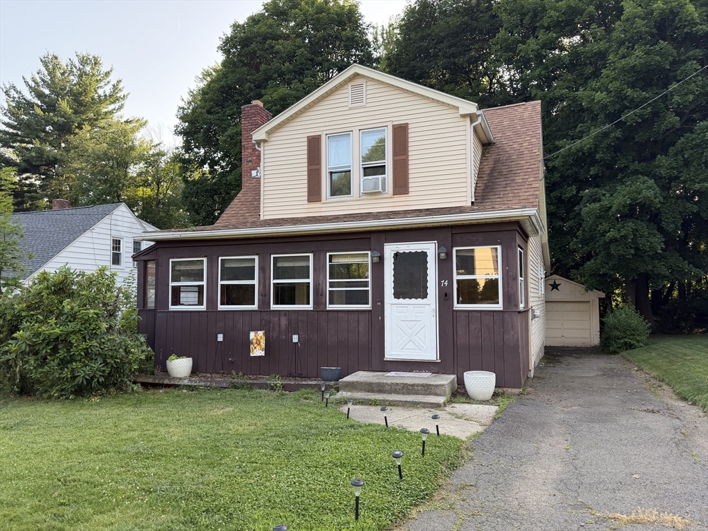 74 Gates Ave, East Longmeadow, Massachusetts, 3 Bedrooms Bedrooms, 6 Rooms Rooms,2 BathroomsBathrooms,Residential,For Sale,Gates Ave,73519910