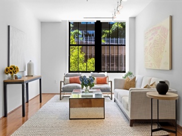 9 W Broadway, Boston, Massachusetts, 2 Bedrooms Bedrooms, 5 Rooms Rooms,2 BathroomsBathrooms,Residential,For Sale,W Broadway,73519931