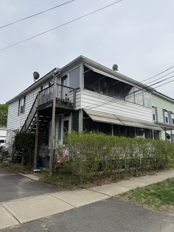 7 I St, Montague, Massachusetts, 4 Bedrooms Bedrooms, 10 Rooms Rooms,2 BathroomsBathrooms,Residential Income,For Sale,I St,73519253