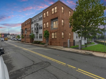 16 Boardman St, Boston, Massachusetts, 2 Bedrooms Bedrooms, 4 Rooms Rooms,2 BathroomsBathrooms,Residential,For Sale,Boardman St,73519829
