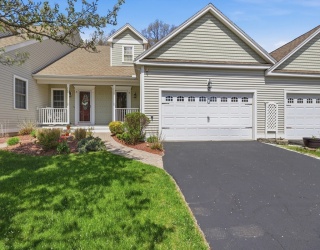 6 Ashton Lane, Millbury, Massachusetts, 2 Bedrooms Bedrooms, 7 Rooms Rooms,3.5 BathroomsBathrooms,Residential,For Sale,Ashton Lane,73519853