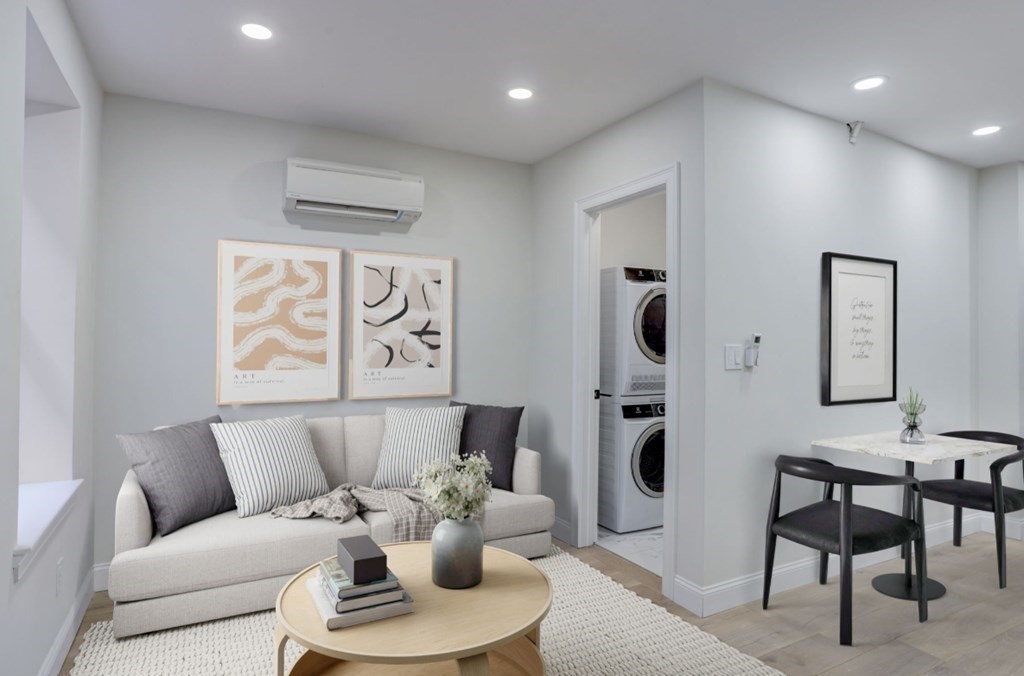 19 Bartlett Place, Boston, Massachusetts, 3 Bedrooms Bedrooms, 5 Rooms Rooms,1 BathroomBathrooms,Residential Lease,For Rent,Bartlett Place,73519856