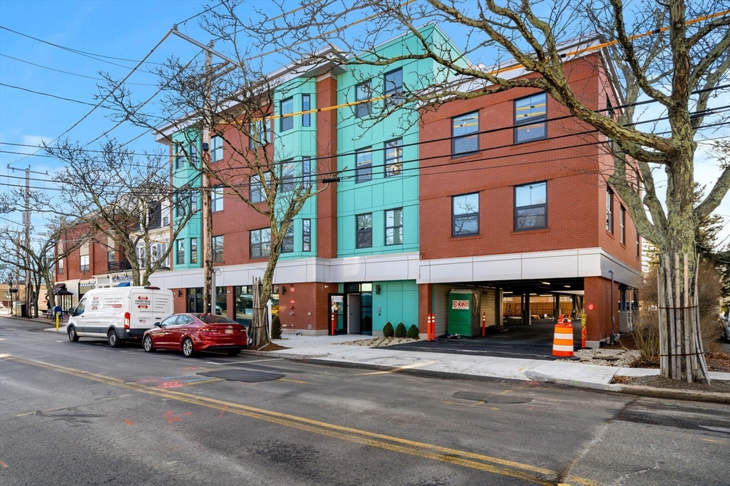 1151 Walnut Street, Newton, Massachusetts, 2 Bedrooms Bedrooms, 4 Rooms Rooms,2 BathroomsBathrooms,Residential,For Sale,Walnut Street,73519785