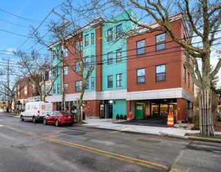 1151 Walnut Street, Newton, Massachusetts, 2 Bedrooms Bedrooms, 4 Rooms Rooms,2 BathroomsBathrooms,Residential,For Sale,Walnut Street,73519785