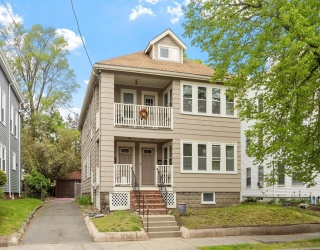 56 Gardiner Street, Lynn, Massachusetts, 4 Bedrooms Bedrooms, 12 Rooms Rooms,2 BathroomsBathrooms,Residential Income,For Sale,Gardiner Street,73519876