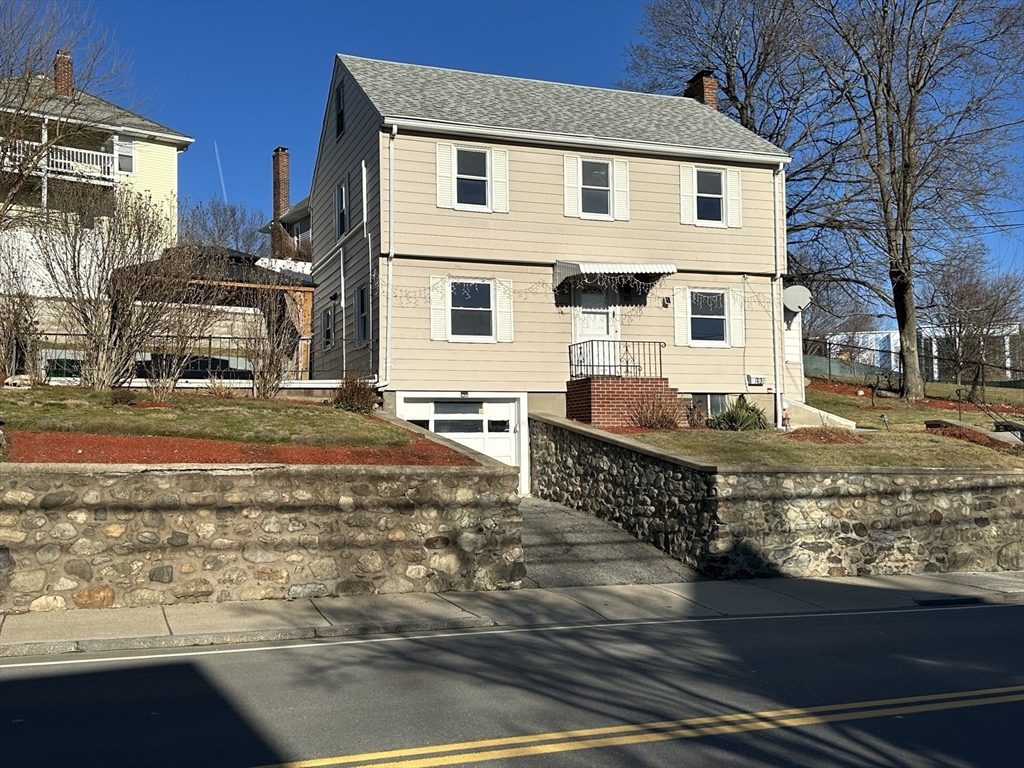 193 Orchard St, Watertown, Massachusetts, 3 Bedrooms Bedrooms, 6 Rooms Rooms,1.5 BathroomsBathrooms,Residential Lease,For Rent,Orchard St,73519993