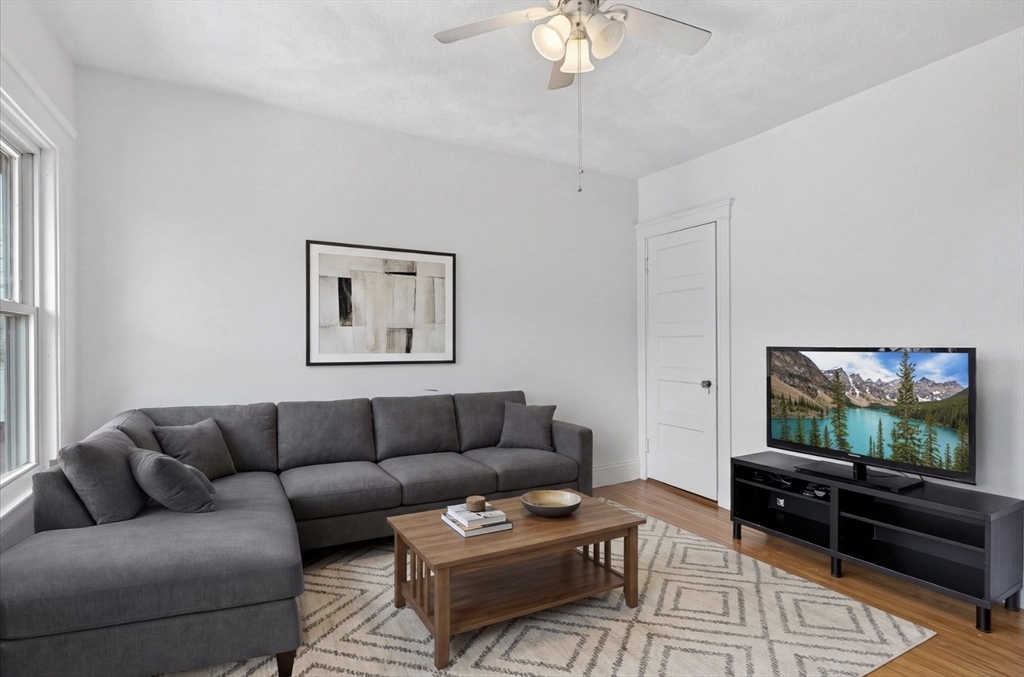 1619 Mass Ave, Cambridge, Massachusetts, 3 Bedrooms Bedrooms, 6 Rooms Rooms,1 BathroomBathrooms,Residential Lease,For Rent,Mass Ave,73520034