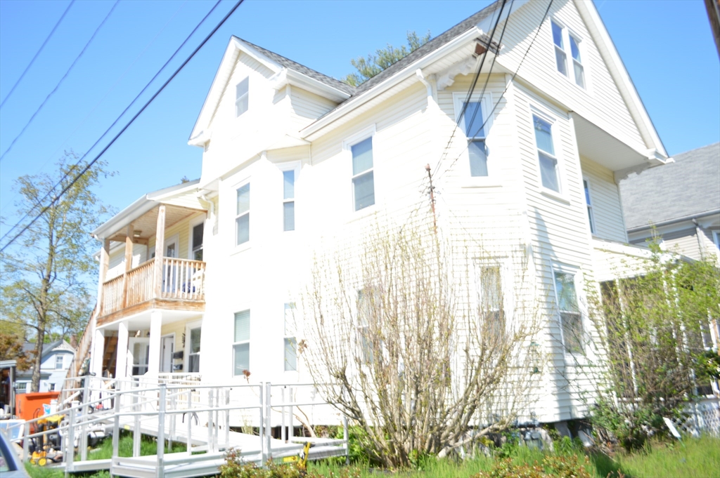 85 Richards Ave, North Attleboro, Massachusetts, 2 Bedrooms Bedrooms, 5 Rooms Rooms,1 BathroomBathrooms,Residential Lease,For Rent,Richards Ave,73520058