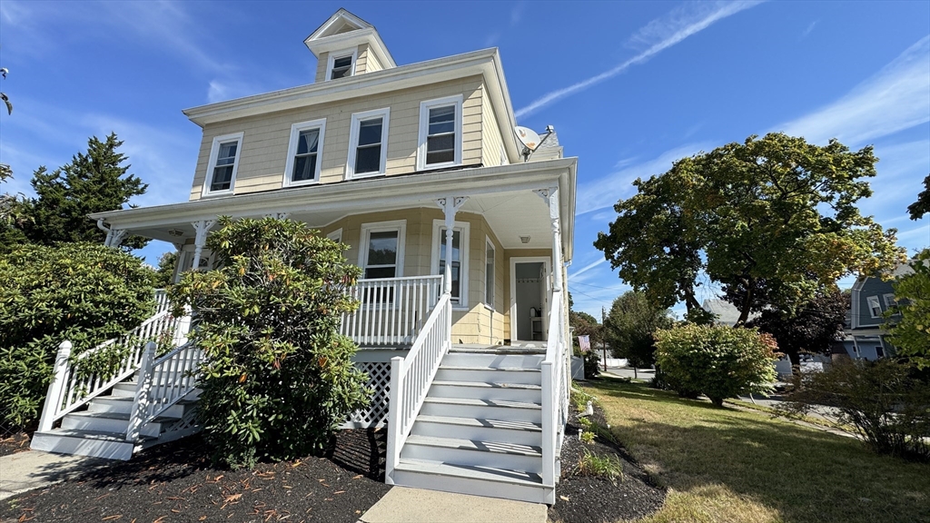 1117 Main St, Melrose, Massachusetts, 2 Bedrooms Bedrooms, 3 Rooms Rooms,1 BathroomBathrooms,Residential Lease,For Rent,Main St,73520083