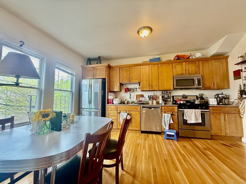 1192 Cambridge St., Cambridge, Massachusetts, 3 Bedrooms Bedrooms, 4 Rooms Rooms,1 BathroomBathrooms,Residential Lease,For Rent,Cambridge St.,73519957