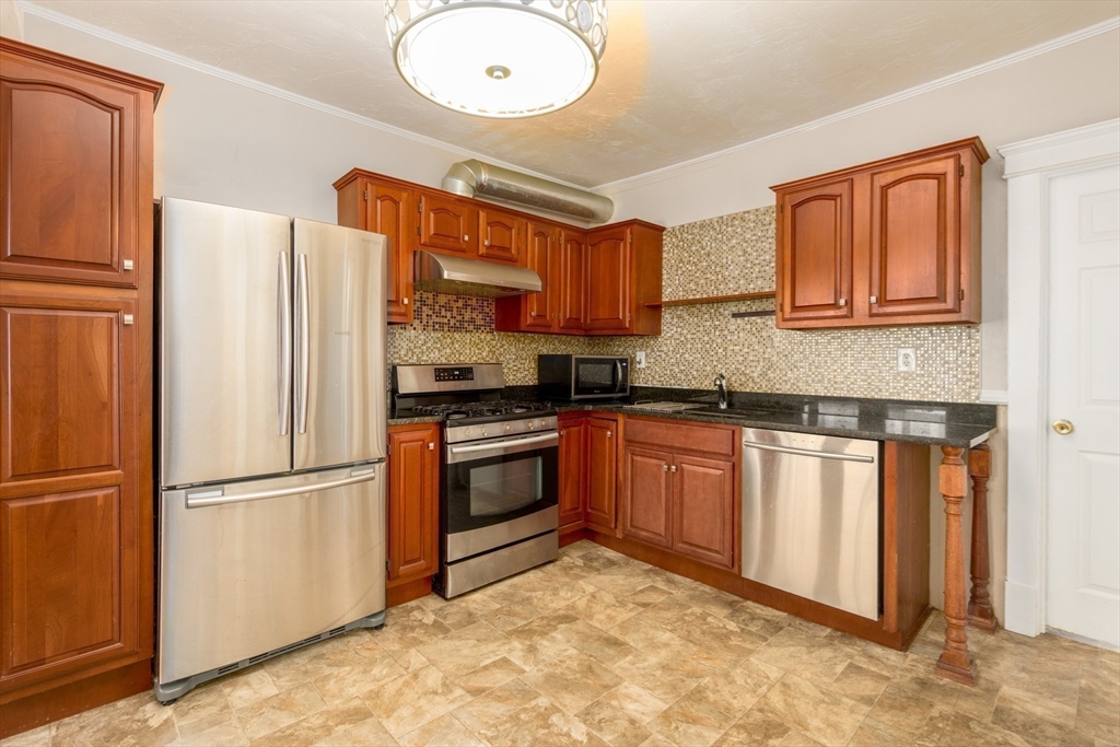 53 Orchard St, Lowell, Massachusetts, 3 Bedrooms Bedrooms, 7 Rooms Rooms,1 BathroomBathrooms,Residential Lease,For Rent,Orchard St,73520049