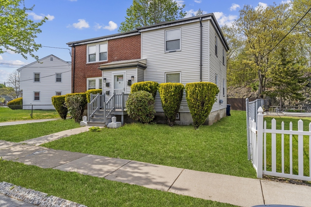 10 Briarcliff Terrace, Boston, Massachusetts, 2 Bedrooms Bedrooms, 3 Rooms Rooms,1 BathroomBathrooms,Residential Lease,For Rent,Briarcliff Terrace,73520195