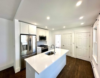70 Gardner St, Waltham, Massachusetts, 1 Bedroom Bedrooms, 3 Rooms Rooms,1 BathroomBathrooms,Residential Lease,For Rent,Gardner St,73520202