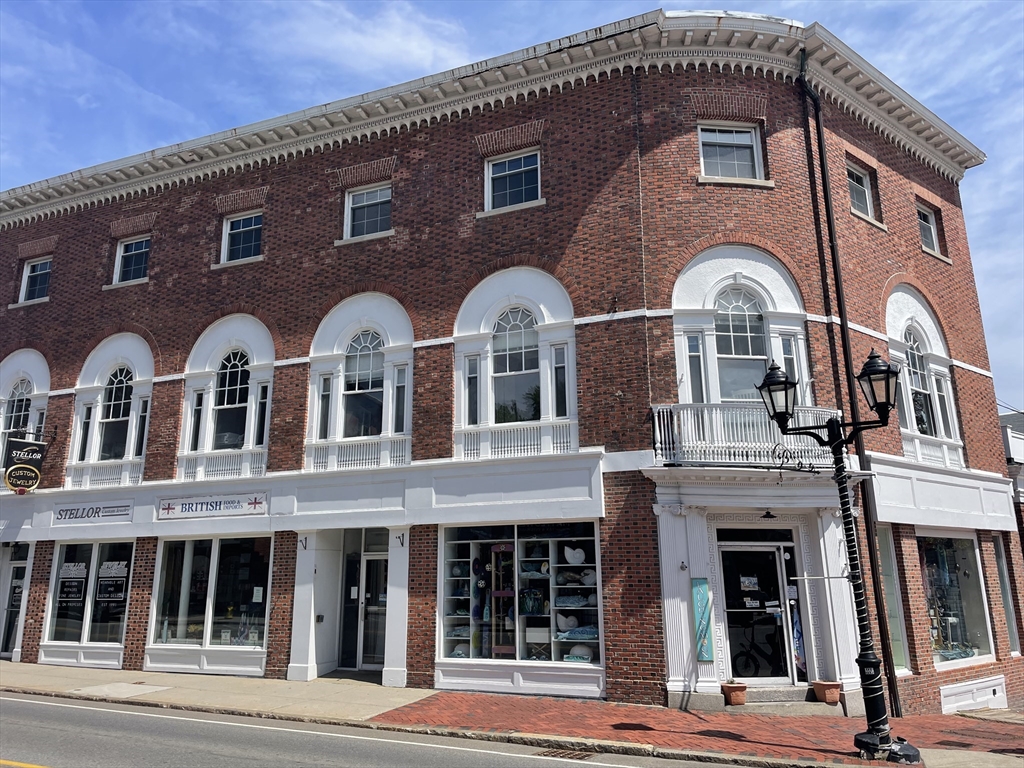 1 Court Street, Plymouth, Massachusetts, ,Commercial Lease,For Rent,Court Street,73520206
