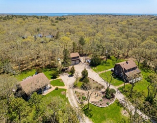 7 Pip'n Circle, Edgartown, Massachusetts, 5 Bedrooms Bedrooms, 10 Rooms Rooms,3.5 BathroomsBathrooms,Residential,For Sale,Pip'n Circle,73520213