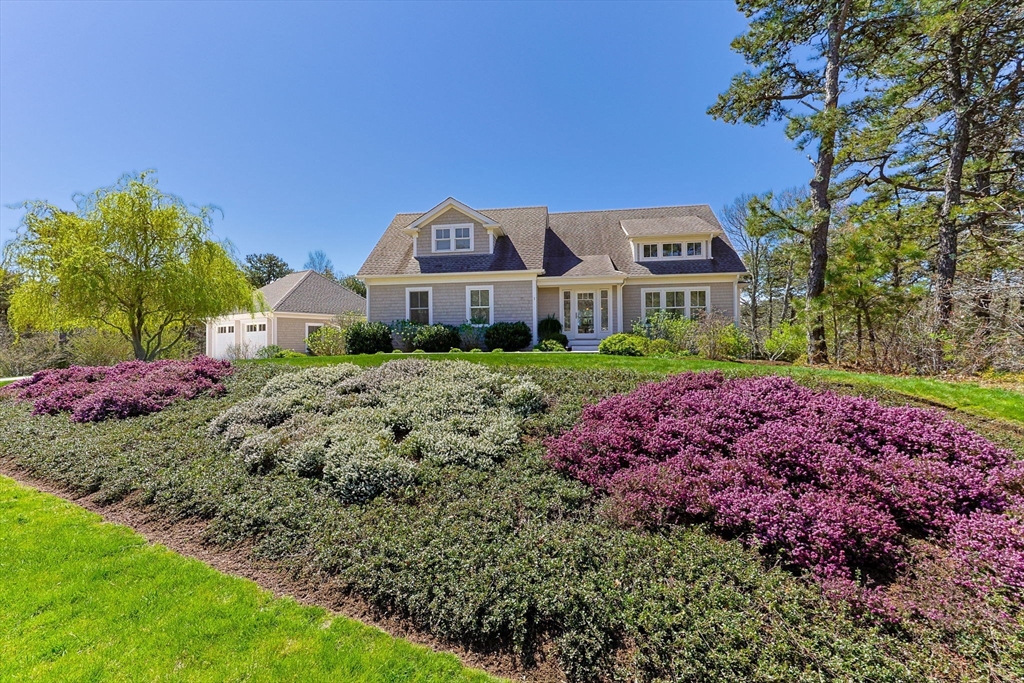 1 Captain Williams Way, Truro, Massachusetts, 4 Bedrooms Bedrooms, 7 Rooms Rooms,3.5 BathroomsBathrooms,Residential,For Sale,Captain Williams Way,73520222