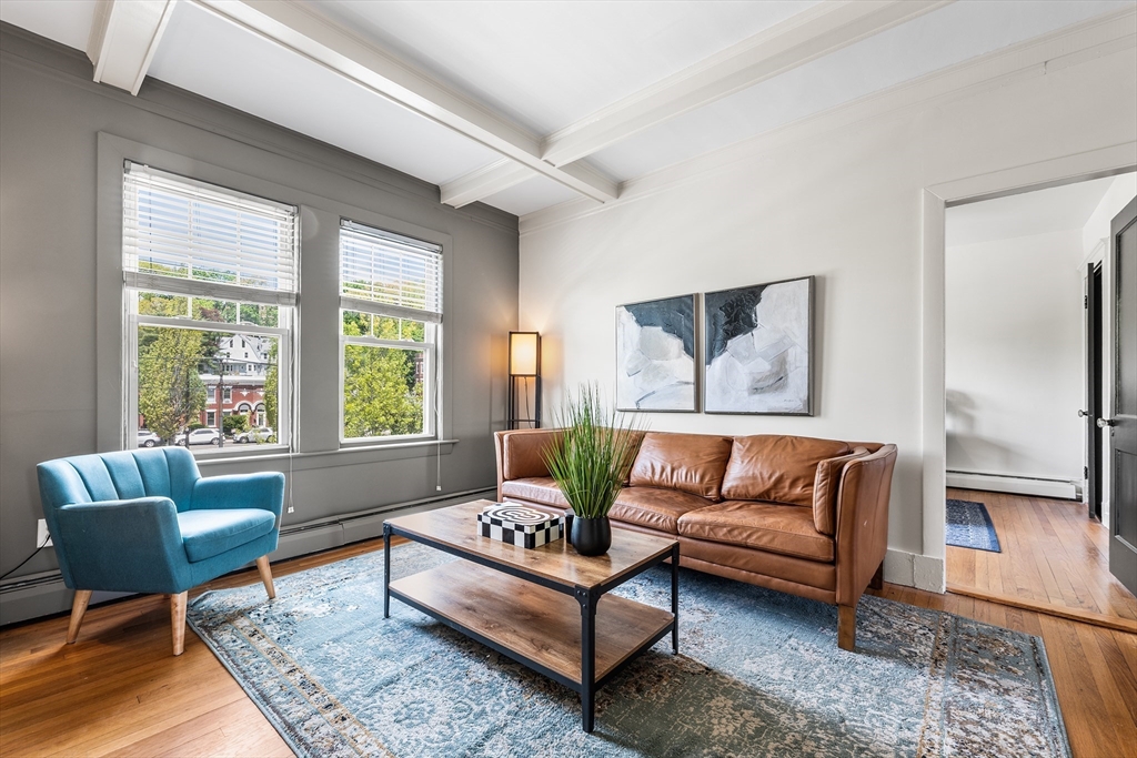 1738 Commonwealth Ave, Boston, Massachusetts, 2 Bedrooms Bedrooms, 4 Rooms Rooms,1 BathroomBathrooms,Residential,For Sale,Commonwealth Ave,73520003