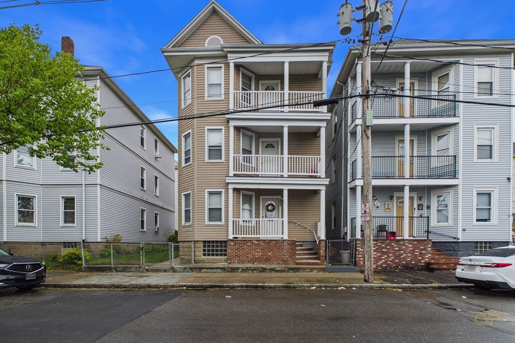 491 N Front St, New Bedford, Massachusetts, 8 Bedrooms Bedrooms, 18 Rooms Rooms,4 BathroomsBathrooms,Residential Income,For Sale,N Front St,73520071