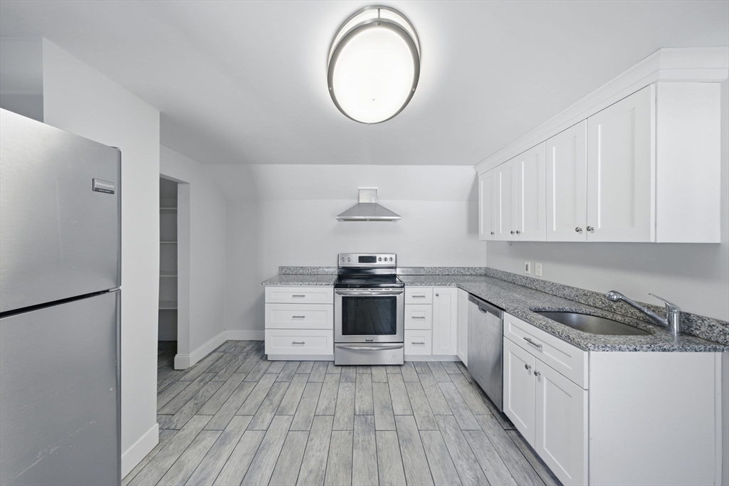 20 Wilson, Natick, Massachusetts, 2 Bedrooms Bedrooms, 3 Rooms Rooms,1 BathroomBathrooms,Residential Lease,For Rent,Wilson,73478364