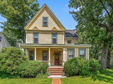 65 Church Street, Winchester, Massachusetts, 5 Bedrooms Bedrooms, 9 Rooms Rooms,3.5 BathroomsBathrooms,Residential Lease,For Rent,Church Street,73506709