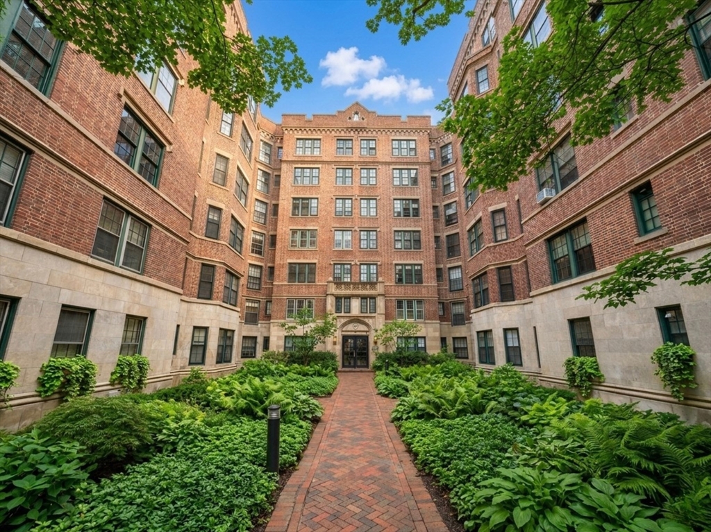 988 Memorial Drive, Cambridge, Massachusetts, 1 Bedroom Bedrooms, 4 Rooms Rooms,1 BathroomBathrooms,Residential Lease,For Rent,Memorial Drive,73495467