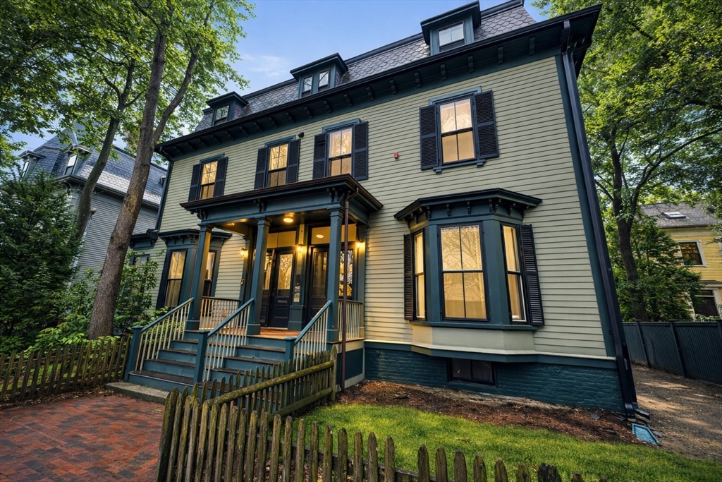 23 Avon St, Cambridge, Massachusetts, 3 Bedrooms Bedrooms, 6 Rooms Rooms,2 BathroomsBathrooms,Residential Lease,For Rent,Avon St,73498027