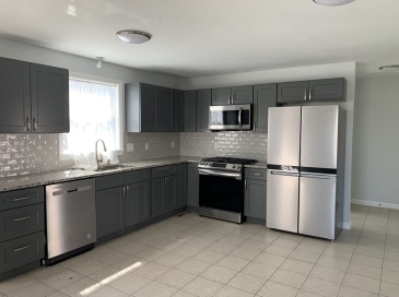170 Lawrence St., Fall River, Massachusetts, 3 Bedrooms Bedrooms, 5 Rooms Rooms,1.5 BathroomsBathrooms,Residential Lease,For Rent,Lawrence St.,73502014