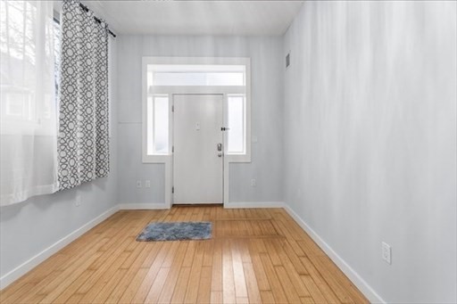 8 Parker Street, Everett, Massachusetts, 4 Bedrooms Bedrooms, 6 Rooms Rooms,2 BathroomsBathrooms,Residential,For Sale,Parker Street,73520241