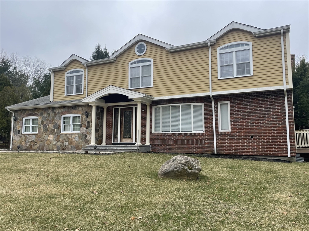 243 Weatherbee Dr, Westwood, Massachusetts, 5 Bedrooms Bedrooms, 12 Rooms Rooms,4 BathroomsBathrooms,Residential,For Sale,Weatherbee Dr,73520257