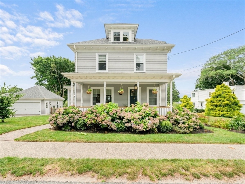548 Elm St, Dartmouth, Massachusetts, 3 Bedrooms Bedrooms, 8 Rooms Rooms,1.5 BathroomsBathrooms,Residential Lease,For Rent,Elm St,73520274