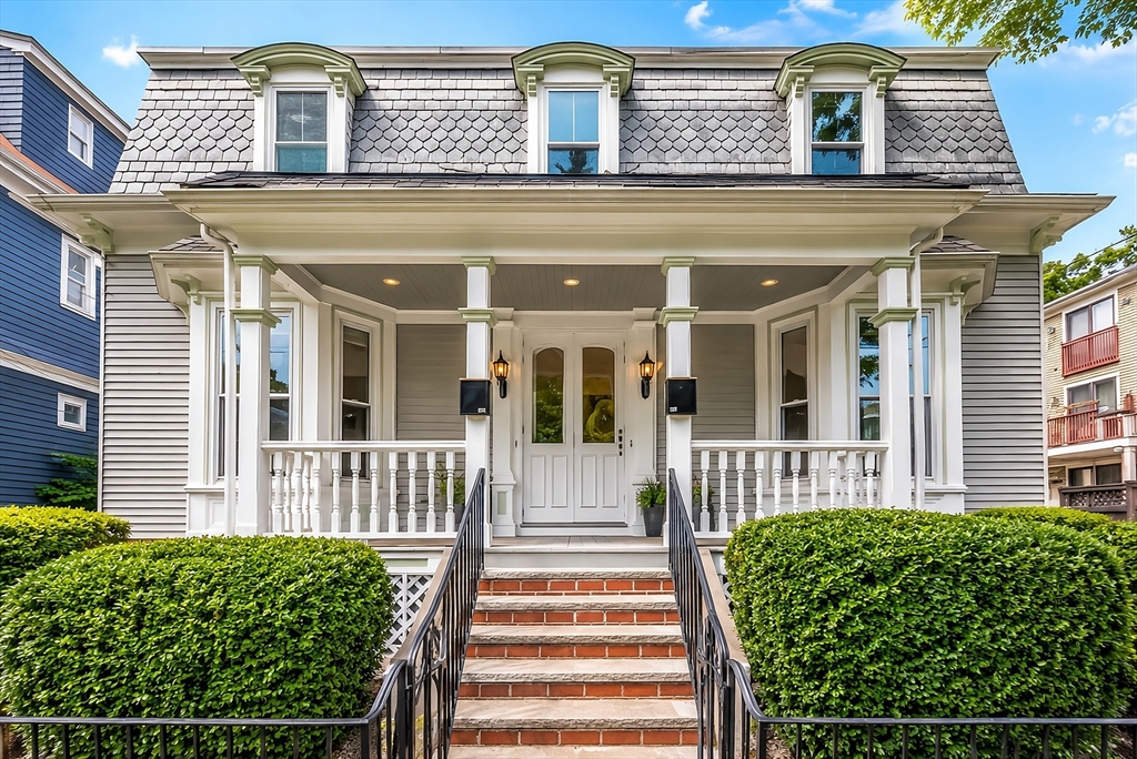 23 Day St, Somerville, Massachusetts, 5 Bedrooms Bedrooms, 11 Rooms Rooms,2.5 BathroomsBathrooms,Residential Income,For Sale,Day St,73520287